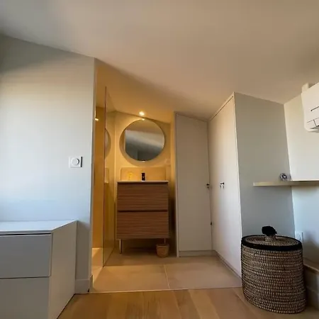 Appartement Stylish Design With Ac & Charm
